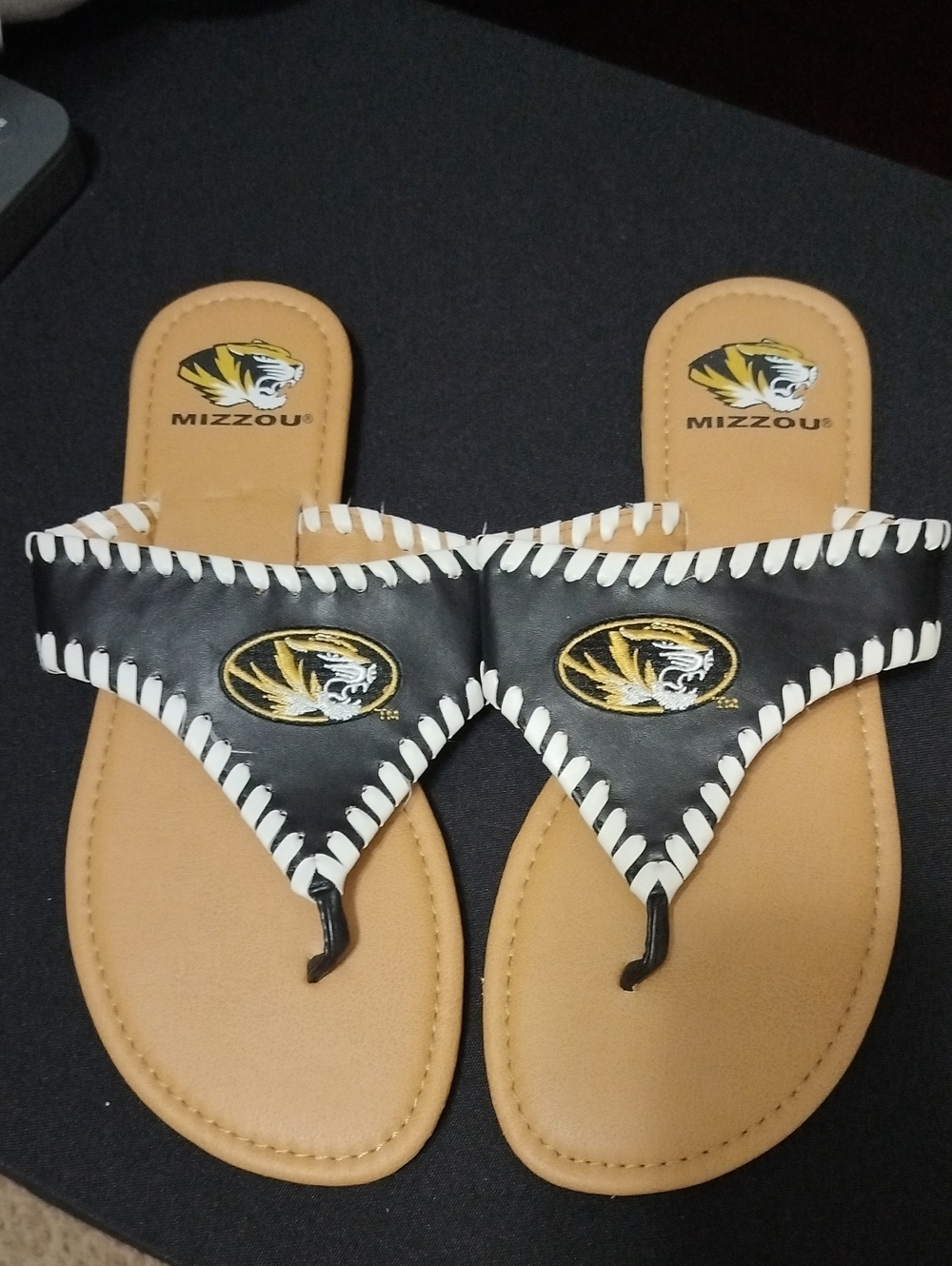 Mizzou Tiger Logo Black & Tan Leatherette Sandals Size 8